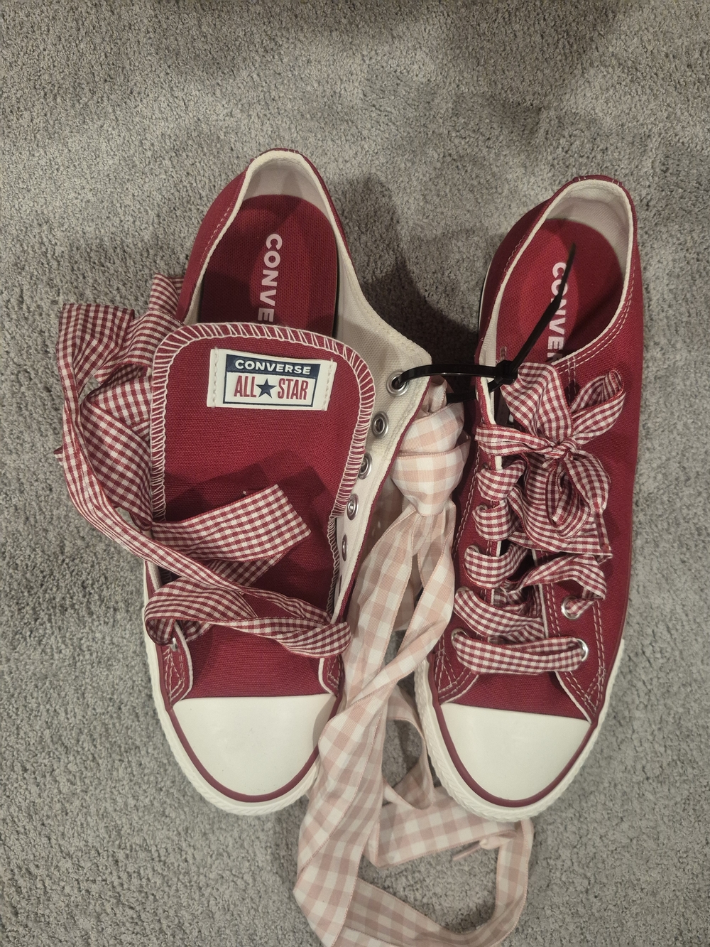 Converse All Star Red Canvas Low Top Sneakers Size 11 Womens With 2 Jumbo Laces